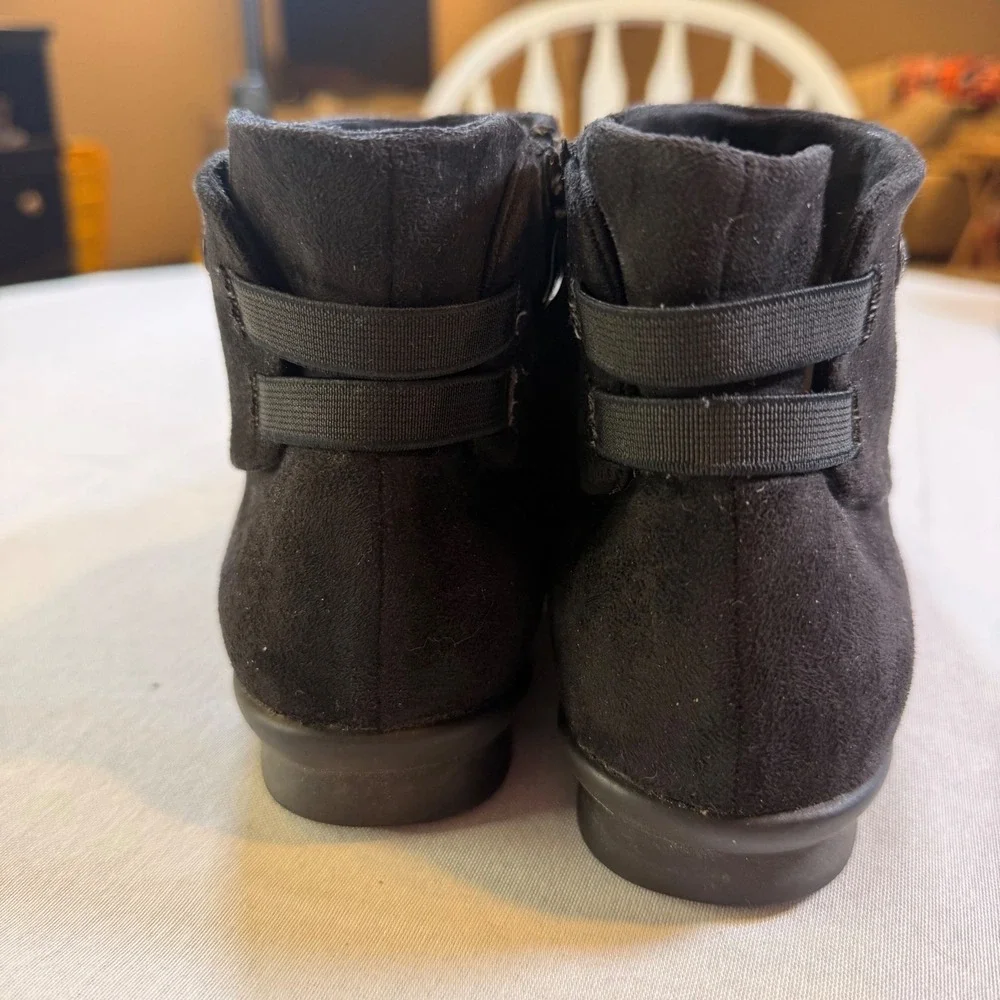 Bussola Coimbra Ankle Boots Women 38 7.5 Black Ruched Suede Comfort Minimalist